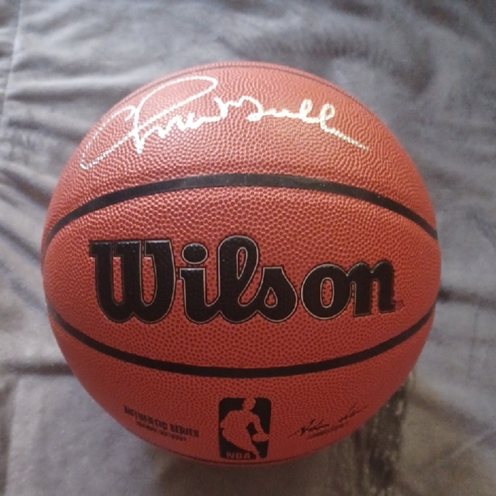 Wilson Signature Basketball Autographed by Chris Mullin